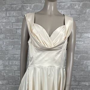 Candice Gwinn Trashy Diva Honey XS Satin Cream Retro Knee Length Wedding Dress